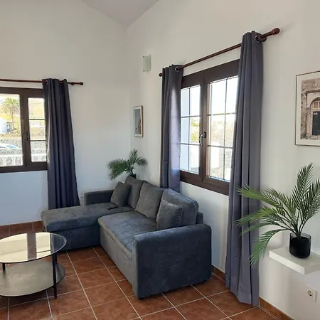 Дом отдыха Vineyard House *